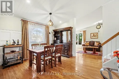 1104 Chateau Crescent Ottawa ON K1C 2E1