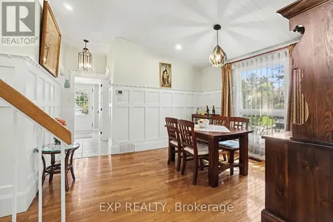 1104 Chateau Crescent Ottawa ON K1C 2E1