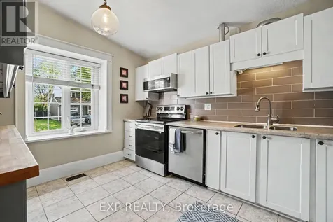 1104 Chateau Crescent Ottawa ON K1C 2E1