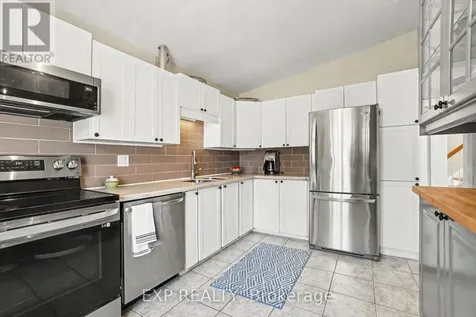 1104 Chateau Crescent Ottawa ON K1C 2E1