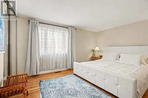 1104 Chateau Crescent Ottawa ON K1C 2E1
