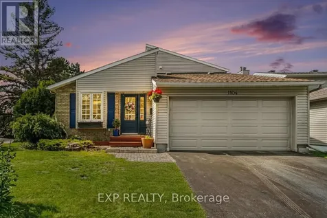 1104 Chateau Crescent Ottawa ON K1C 2E1