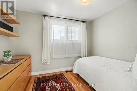 1104 Chateau Crescent Ottawa ON K1C 2E1