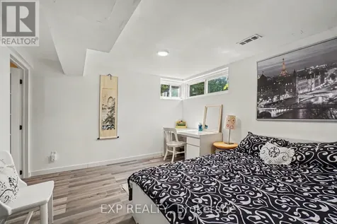 1104 Chateau Crescent Ottawa ON K1C 2E1