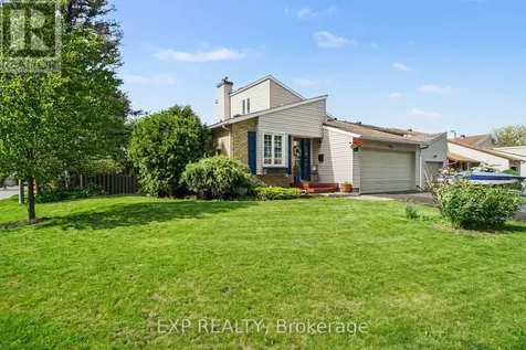1104 Chateau Crescent Ottawa ON K1C 2E1