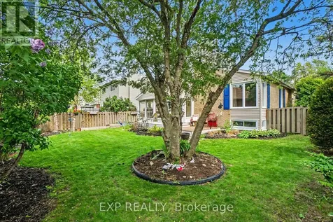 1104 Chateau Crescent Ottawa ON K1C 2E1