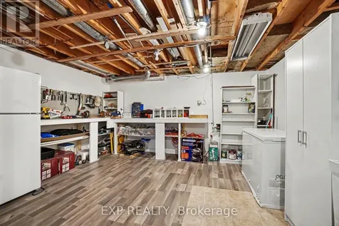 1104 Chateau Crescent Ottawa ON K1C 2E1