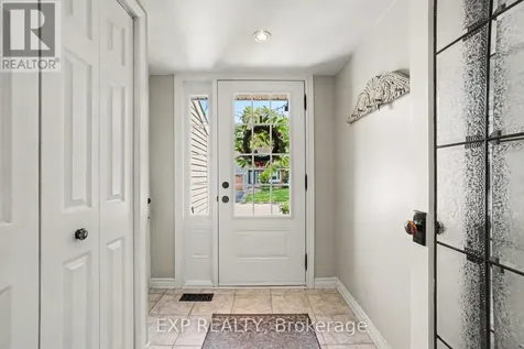 1104 Chateau Crescent Ottawa ON K1C 2E1