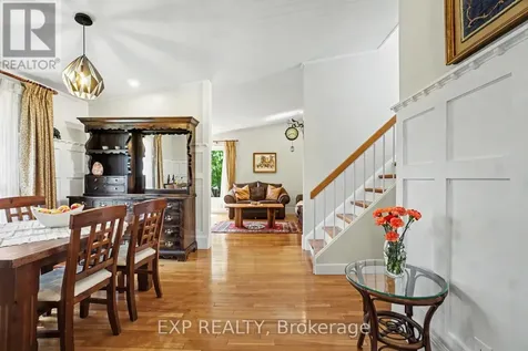 1104 Chateau Crescent Ottawa ON K1C 2E1