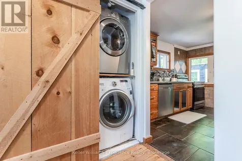 8 Robins Lane Kawartha Lakes (carden) ON L0K 1W0