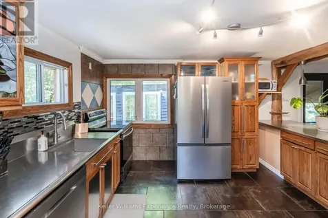 8 Robins Lane Kawartha Lakes (carden) ON L0K 1W0