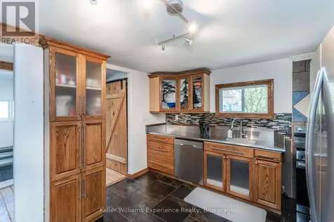 8 Robins Lane Kawartha Lakes (carden) ON L0K 1W0