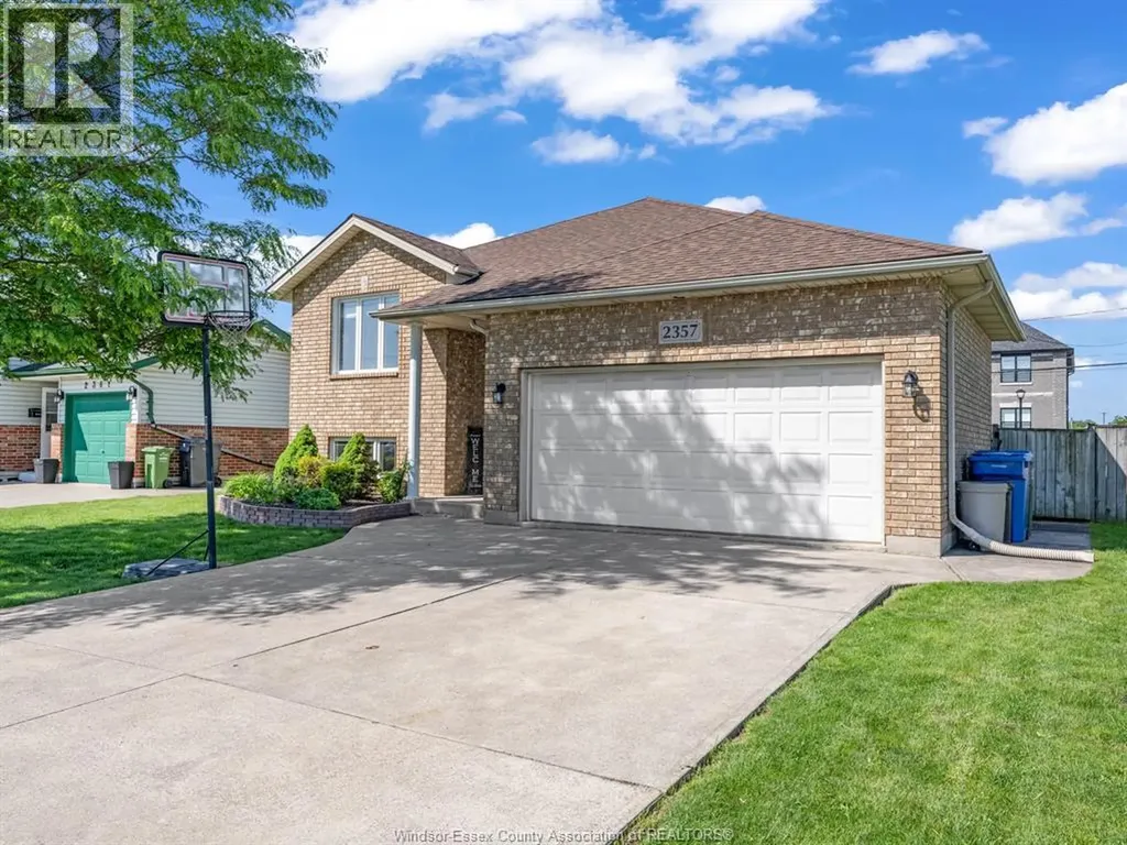2357 Longfellow Windsor ON N9B 3J7