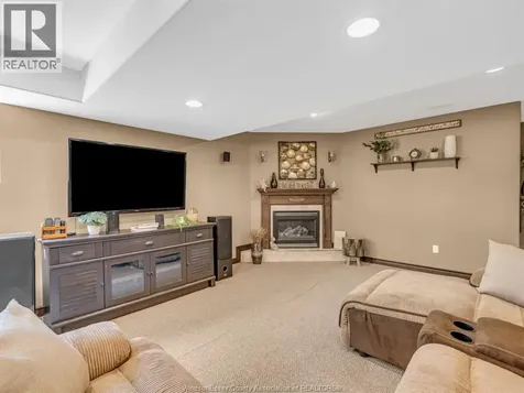 2357 Longfellow Windsor ON N9B 3J7