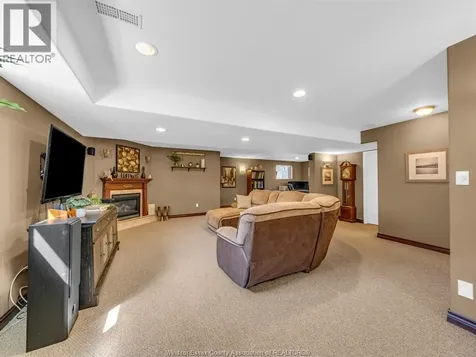 2357 Longfellow Windsor ON N9B 3J7