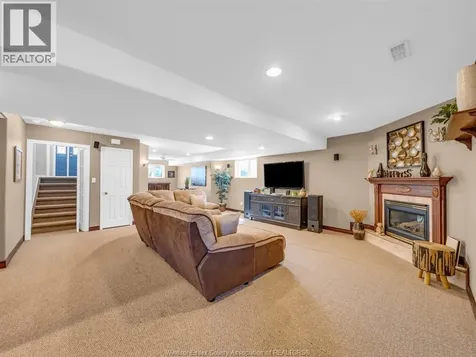 2357 Longfellow Windsor ON N9B 3J7