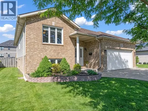 2357 Longfellow Windsor ON N9B 3J7