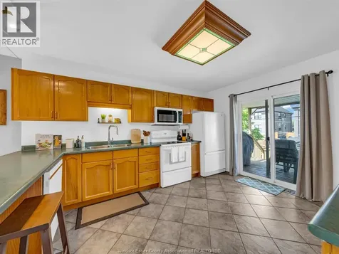 2357 Longfellow Windsor ON N9B 3J7