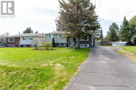 1161 Pine Street Hanmer ON P3P 1S1