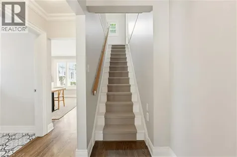 304 Parkside Drive Waterdown ON L0R 2H0