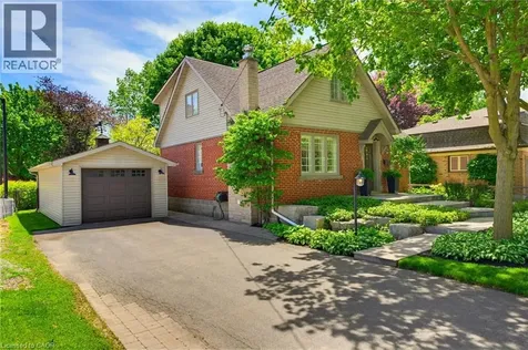 304 Parkside Drive Waterdown ON L0R 2H0