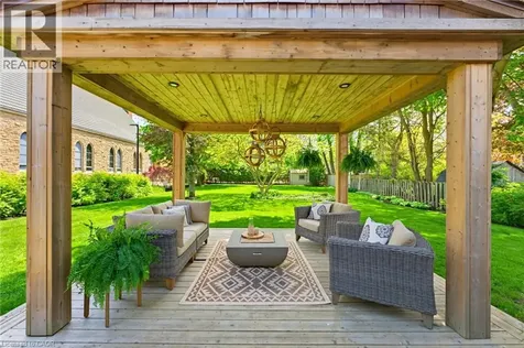 304 Parkside Drive Waterdown ON L0R 2H0