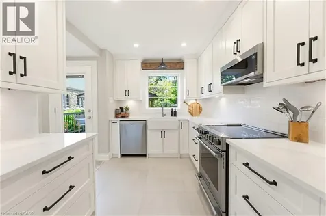 304 Parkside Drive Waterdown ON L0R 2H0