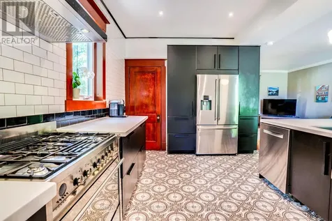 50 Rosedale Avenue West Brampton (downtown Brampton) ON L6X 1K1