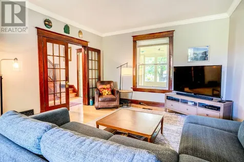 50 Rosedale Avenue West Brampton (downtown Brampton) ON L6X 1K1
