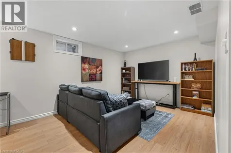 475 Annapolis Court Waterloo ON N2K 4E7
