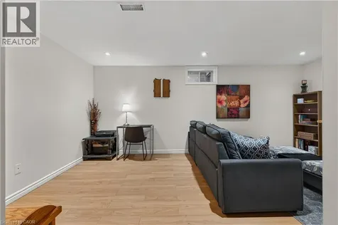 475 Annapolis Court Waterloo ON N2K 4E7