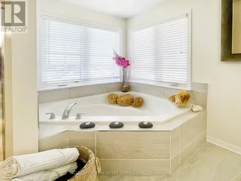 124 Culloden Crescent Ottawa ON K2J 5Z9