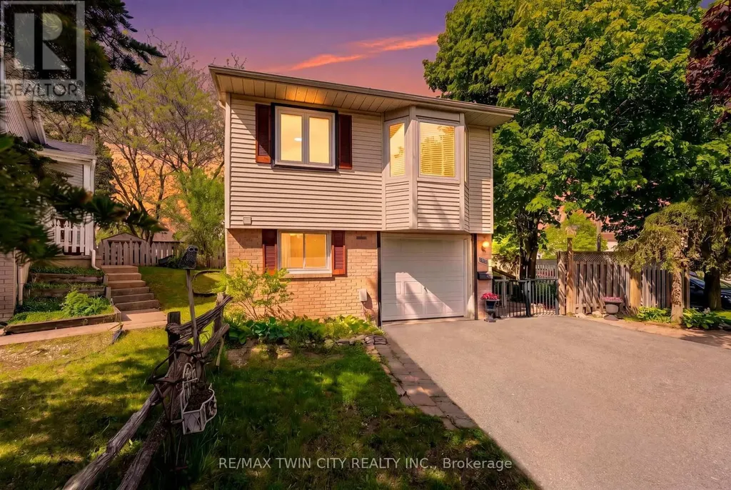 171 Herron Place Waterloo ON N2T 1H2