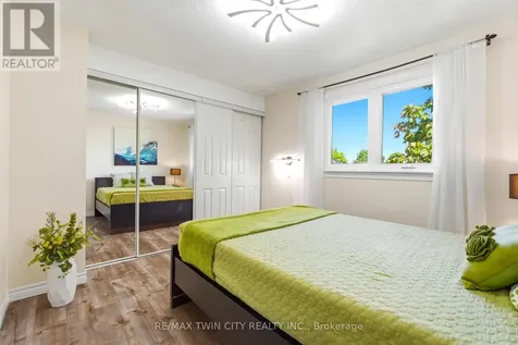 171 Herron Place Waterloo ON N2T 1H2
