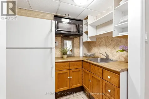 171 Herron Place Waterloo ON N2T 1H2