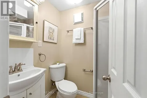 171 Herron Place Waterloo ON N2T 1H2