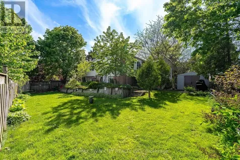 171 Herron Place Waterloo ON N2T 1H2