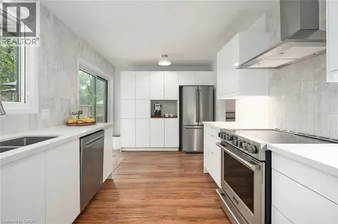406 Oakwood Drive Burlington ON L7N 1X2