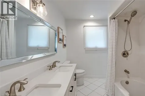 406 Oakwood Drive Burlington ON L7N 1X2