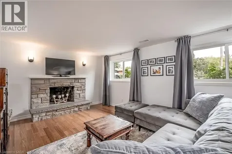 406 Oakwood Drive Burlington ON L7N 1X2