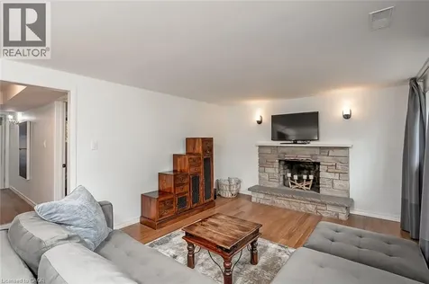 406 Oakwood Drive Burlington ON L7N 1X2
