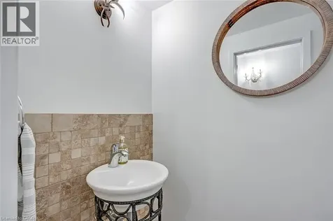 406 Oakwood Drive Burlington ON L7N 1X2