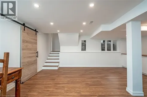 406 Oakwood Drive Burlington ON L7N 1X2