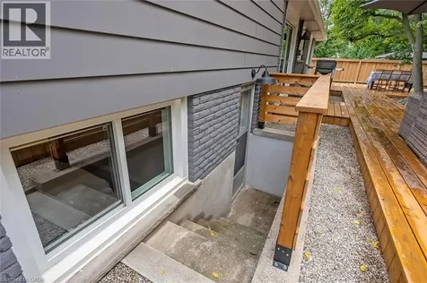 406 Oakwood Drive Burlington ON L7N 1X2