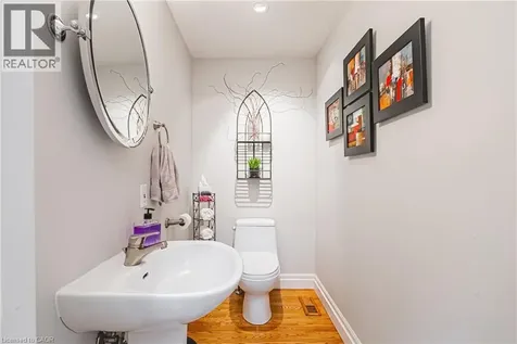 7 Colonial Crescent Oakville ON L6J 4K8