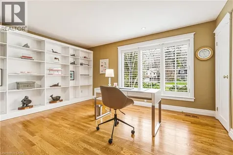 7 Colonial Crescent Oakville ON L6J 4K8