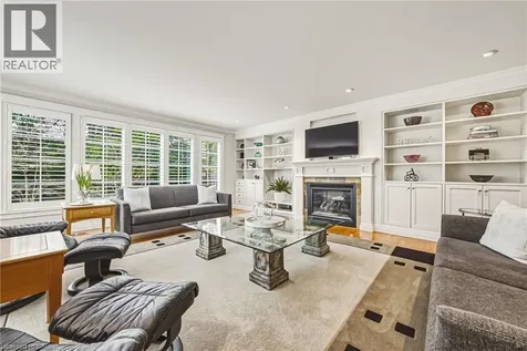 7 Colonial Crescent Oakville ON L6J 4K8