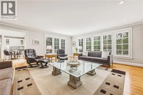 7 Colonial Crescent Oakville ON L6J 4K8