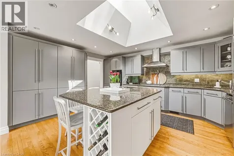 7 Colonial Crescent Oakville ON L6J 4K8