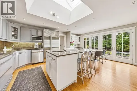 7 Colonial Crescent Oakville ON L6J 4K8